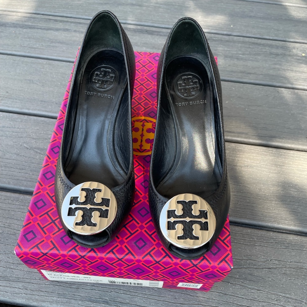 Tory Burch black Sally 2 wedge pump 5.5 women’s